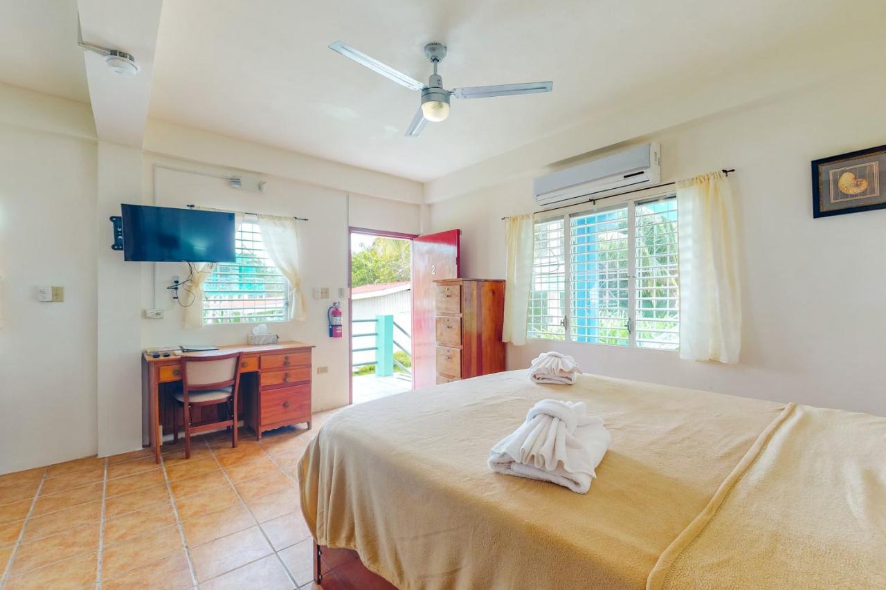 Willow 2 At Island Cabanas Gold Standard Certified Caye Caulker Exteriör bild